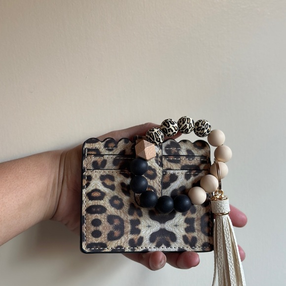 Custom made wristlet wallets. - Picture 8 of 9